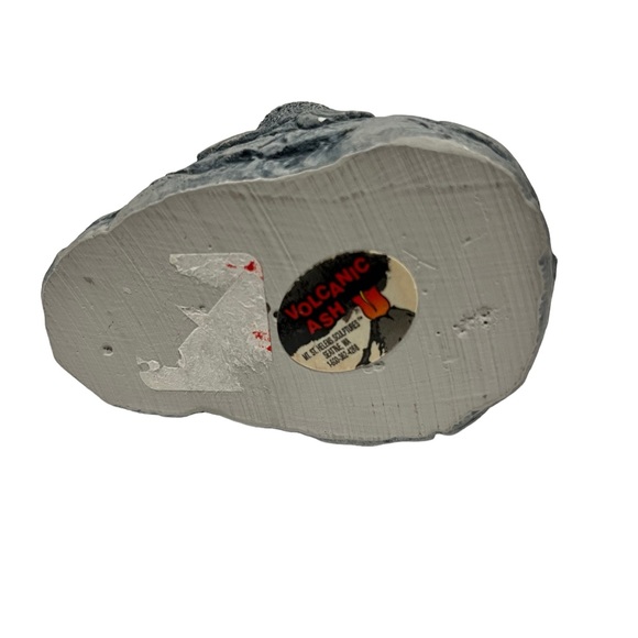 Seal and Pup Sculpture Made From Volcanic Ash - Picture 9 of 9